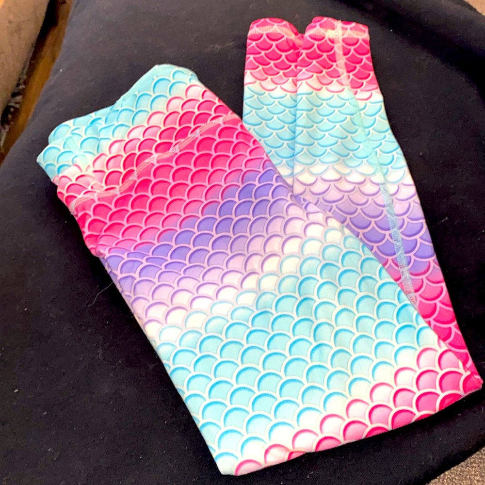Girl’s size 10/12 EDDIE BAUER mermaid scale leggings